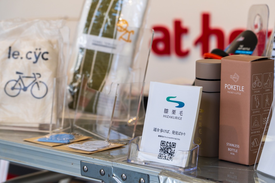 パッチー・クリエイツが撮影した写真のアルバム「ビジネス関連」