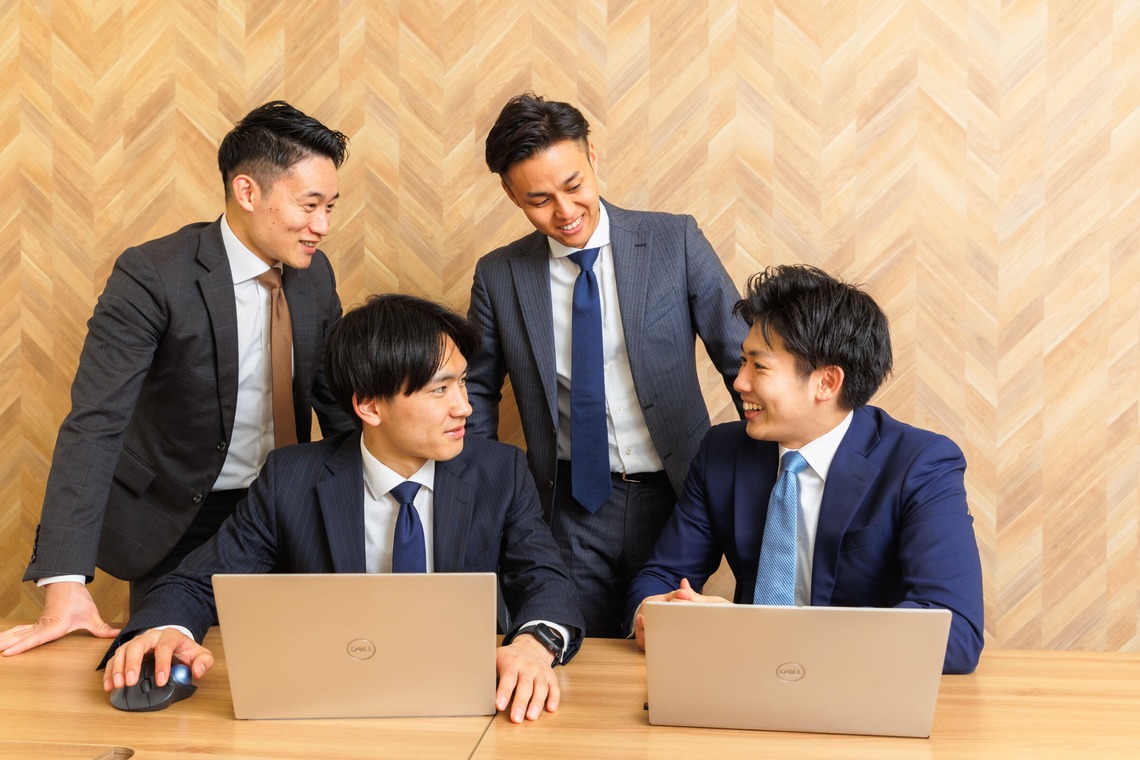 松井シンジが撮影した写真のアルバム「インタビュー・ミーティング撮影」