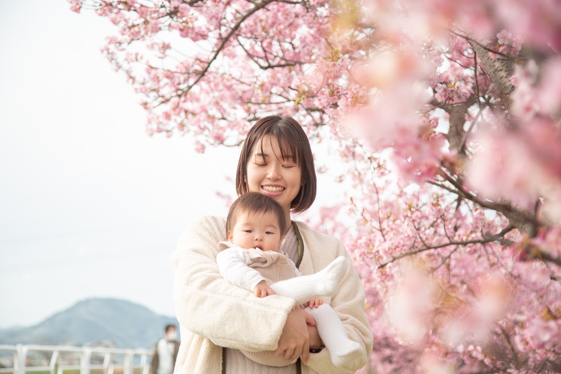 ゆのみふぉとが出張撮影した家族写真(キッズ,ベビーフォト)などが写った「桜とお写真」の家族写真