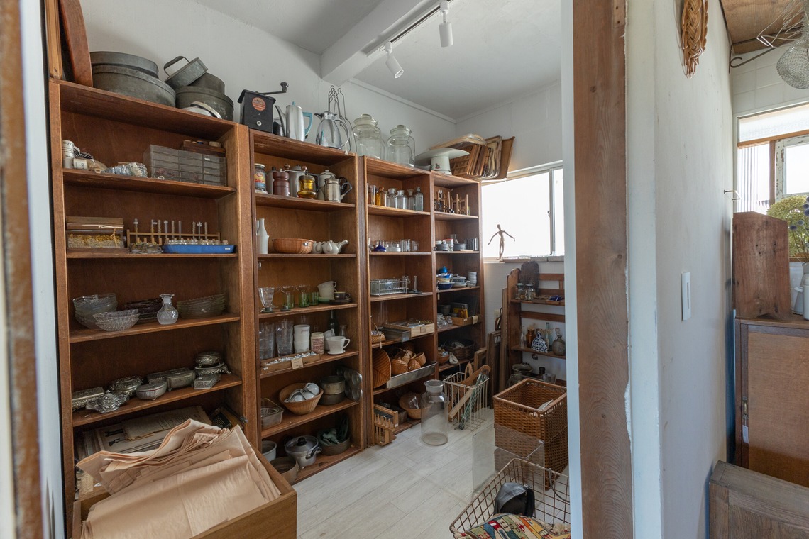 ミヤタカズコが撮影した「アンティークショップ店舗写真」の写真