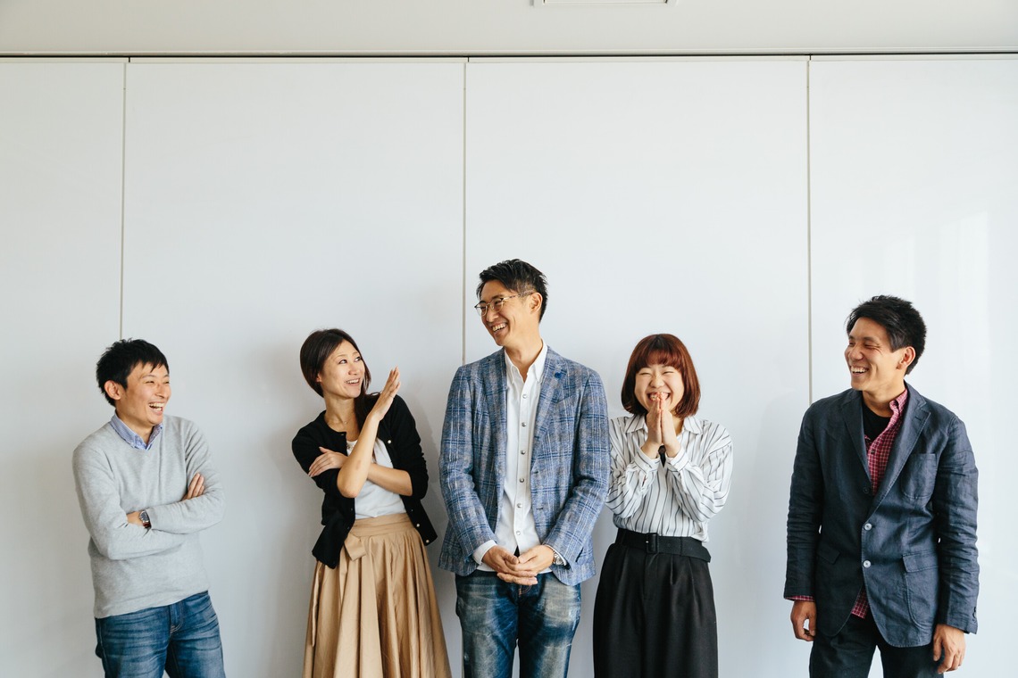 高田鴻平が撮影した「人物撮影(オフィス内)」の写真