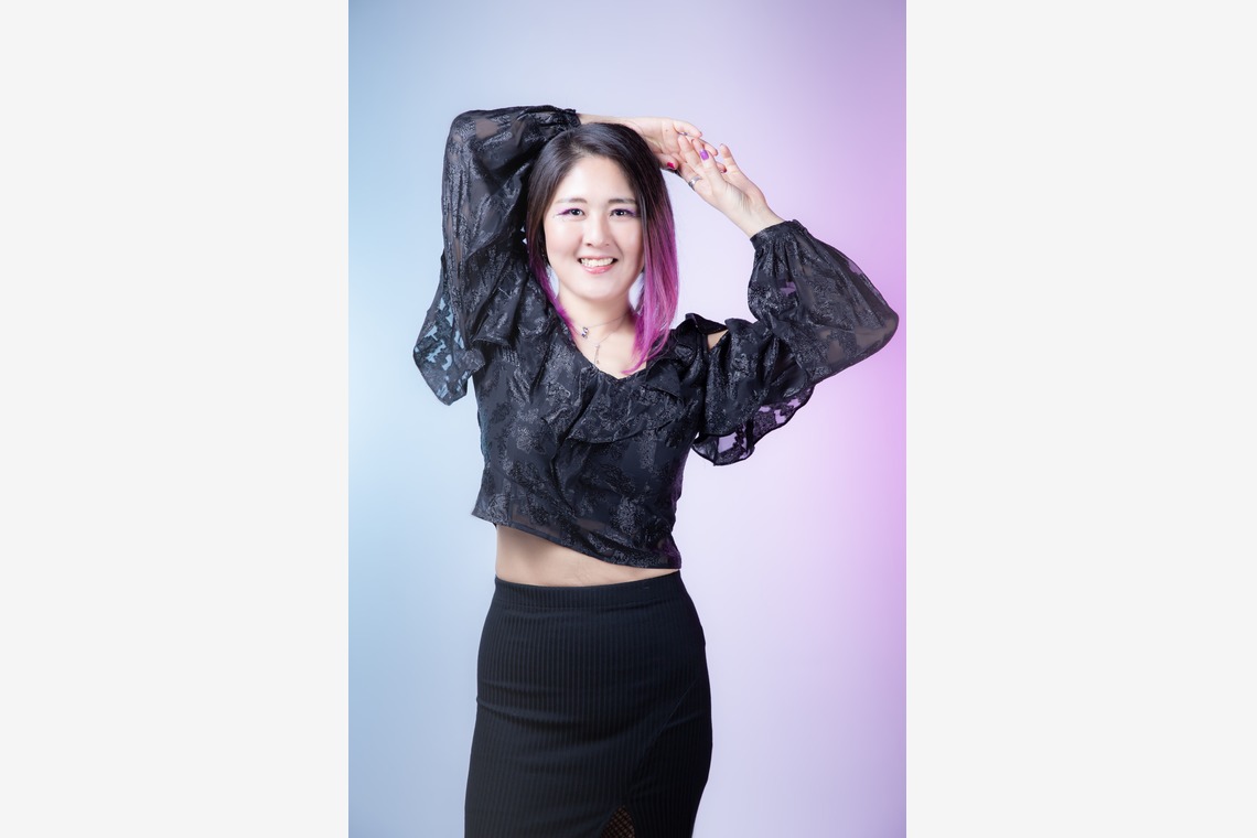 踊るカメラマンAKIRAが撮影した写真のアルバム「ダンサーポートレート」