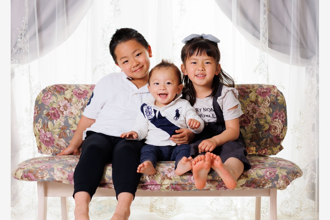 松井シンジが撮影した「家族写真（屋内・屋外）」の写真