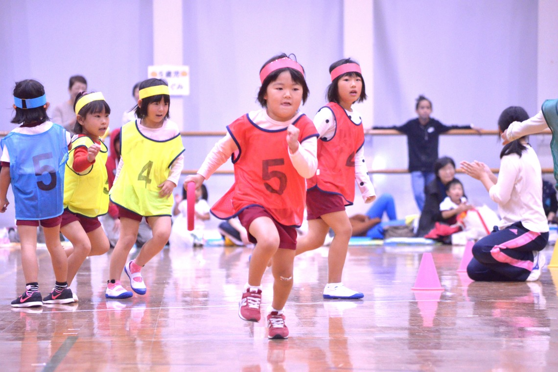 ko1low photographが出張撮影した家族写真(キッズ,ベビーフォト)などが写った「運動会・お遊戯会」の家族写真