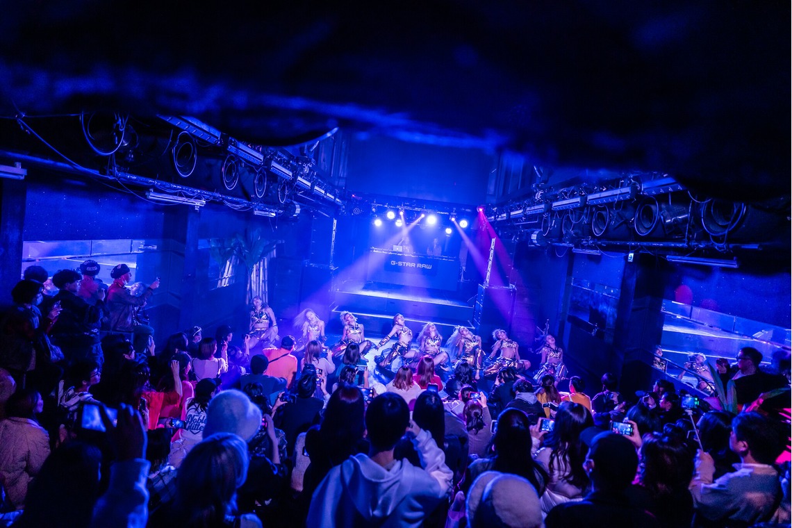 YuKI EXPRESSHOWが撮影した写真のアルバム「dance」