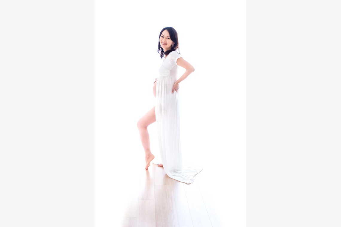 サキヤマ リエが撮影した「ご夫婦でのマタニティフォト・エレガントな雰囲気で」の写真