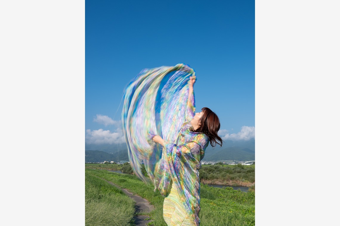 吉岡謙志が撮影した「アーティストポートレート」の写真