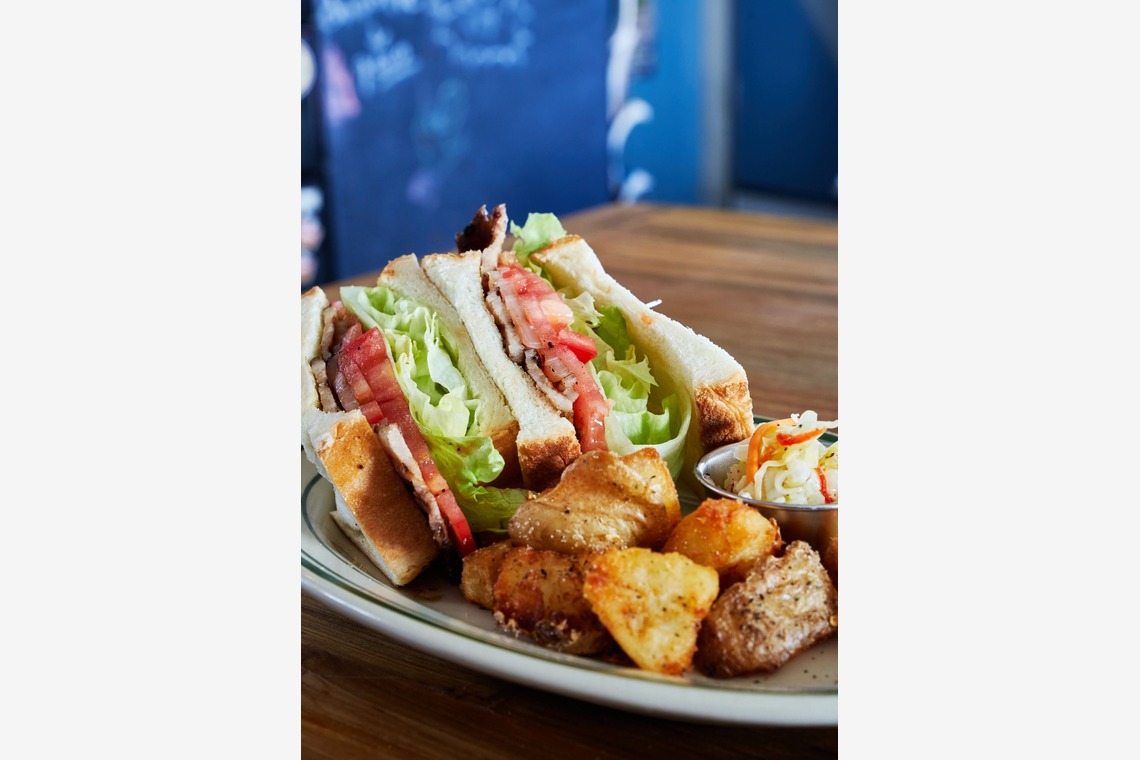 坂元寿行が撮影した写真のアルバム「ハンバーガ屋 撮影」