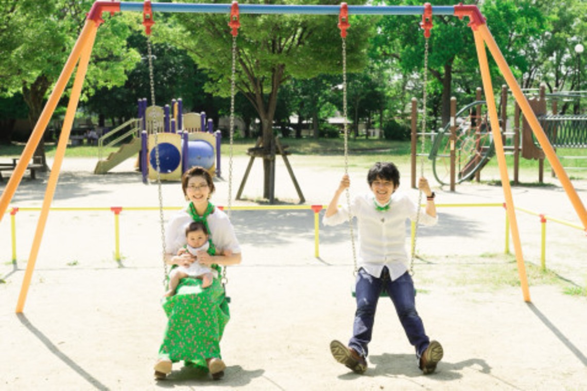 富岡 そよぎが出張撮影した家族写真(キッズ,ベビーフォト)などが写った「お気に入りの公園でのハーフバースデー」の家族写真