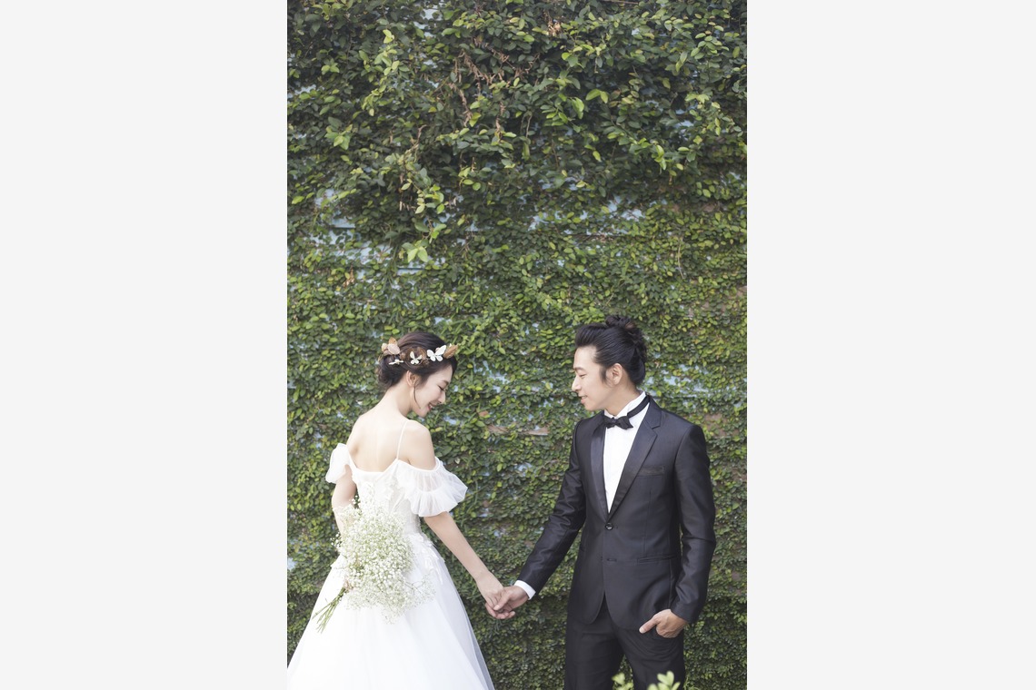 續 WEDDING PLANNINGが撮影した写真のアルバム「降り注ぐ陽の光の中で」