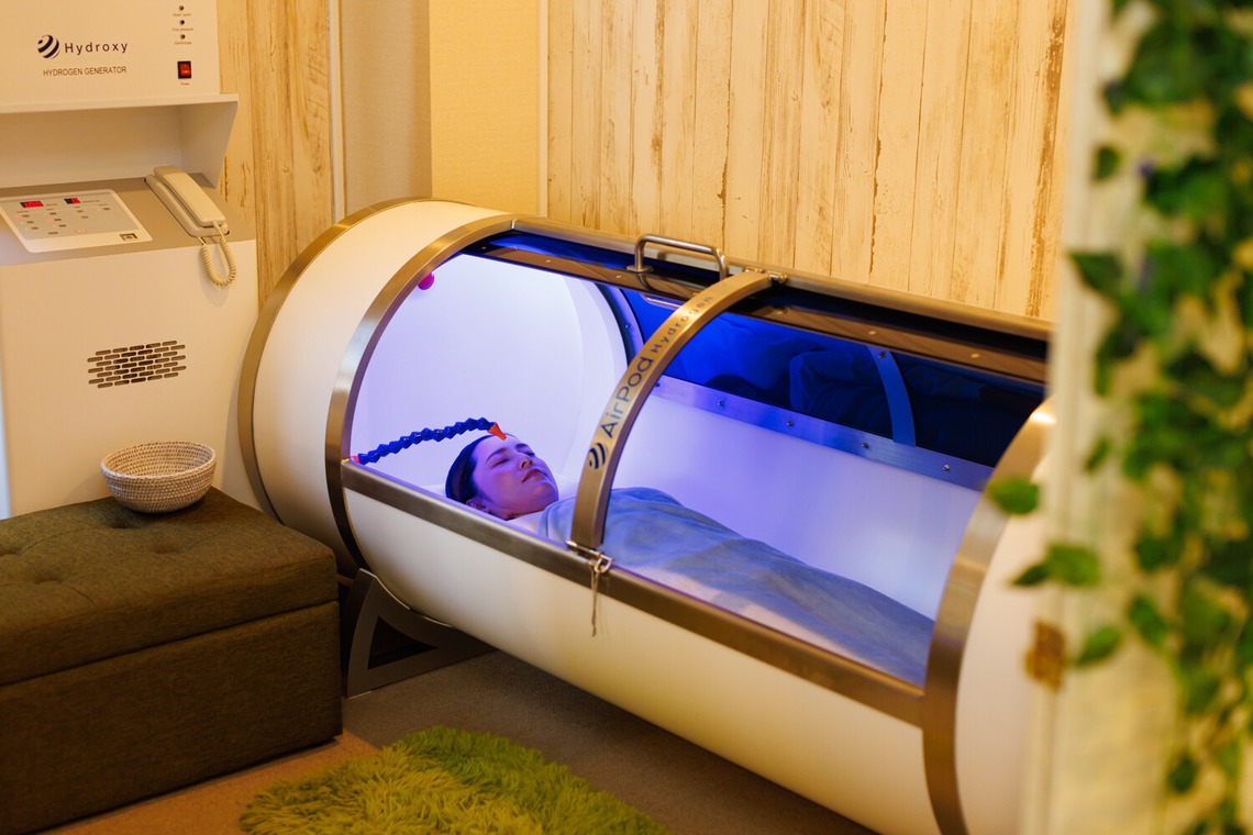 Yusuke Usuiが撮影した「水素カプセル MOPI 内観・人物撮影」の写真