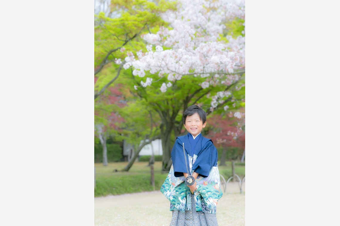 Location Studio GOODが出張撮影した家族写真(キッズ,ベビーフォト)などが写った「ロケーションフォト（子供）」の家族写真