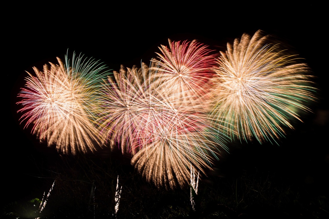 琉球幻想写真ウェディングフォト沖縄が撮影した「限定一組の花火大会プレミアムプラン」の写真