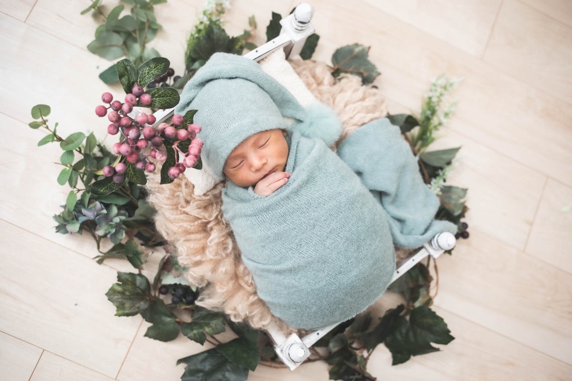 荒畑けいこが撮影したスタジオ撮影のアルバム「ニューボーンフォト」