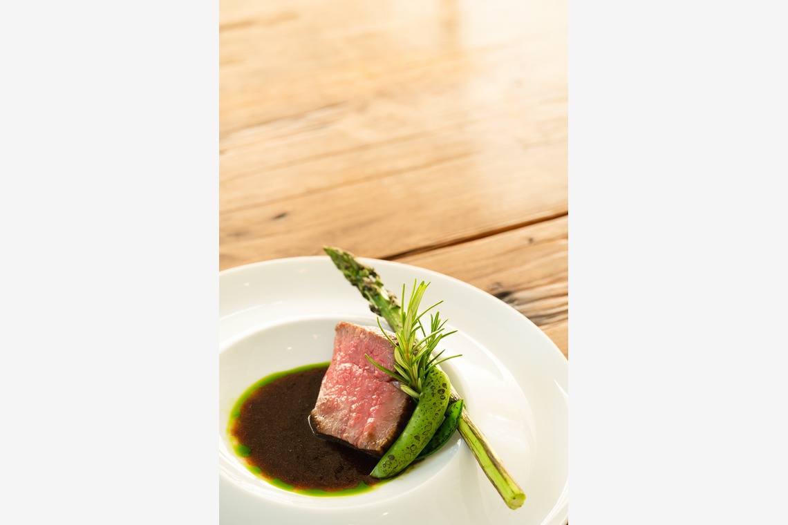 uno e creative act.が撮影した「素材にこだわるレストランのウェディングコース料理」の写真