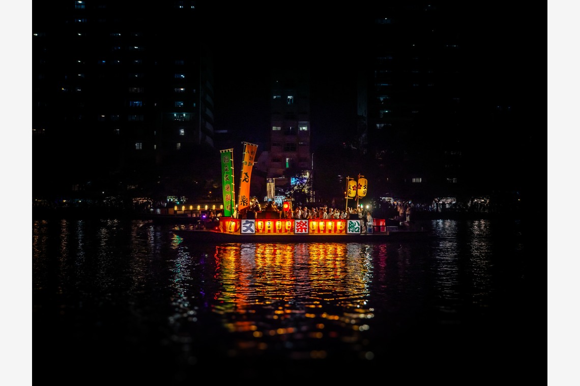 ハイナ　マテウスが撮影した写真のアルバム「花火大会祭り」