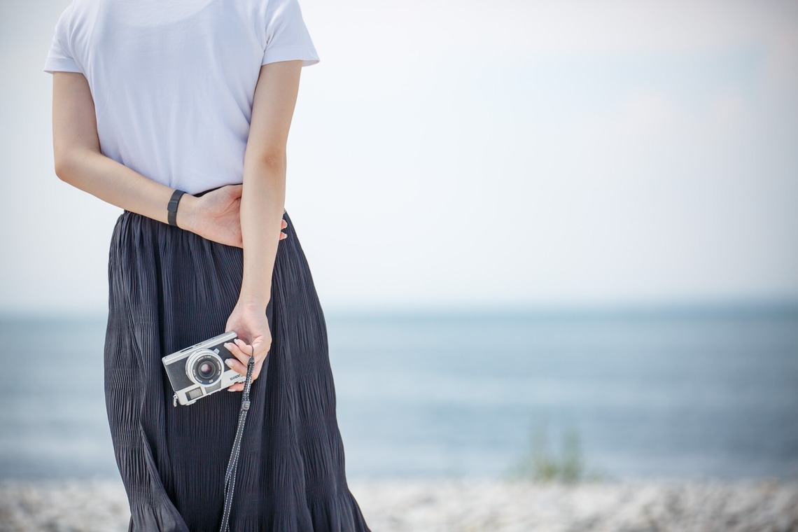 古川拓人が撮影した旅行先の記念撮影のアルバム「ポートレート」