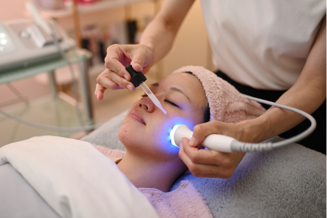 マイクロコズム合同会社が撮影した「店舗内装、外装」の写真