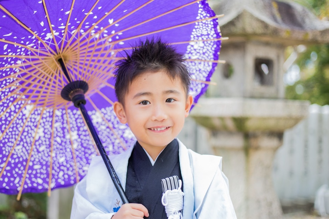 フォスタムが出張撮影した家族写真(キッズ,ベビーフォト)などが写った「5歳　七五三参り」の家族写真