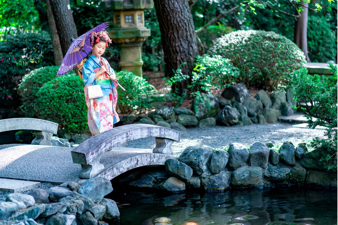 サキヤマ リエが撮影した「7歳女の子と5歳男の子・主役が二人の七五三＠寒川神社」の写真