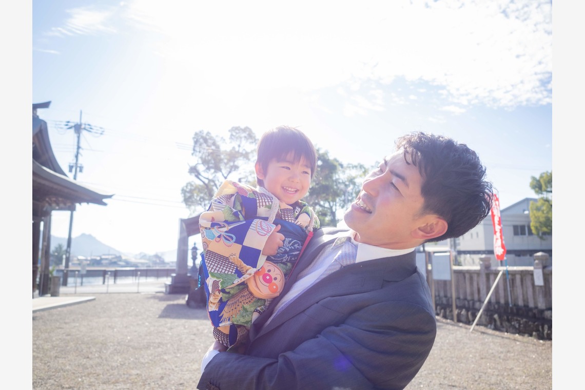 岩本隆之が出張撮影した家族写真(キッズ,ベビーフォト)などが写った「お宮参り撮影」の家族写真