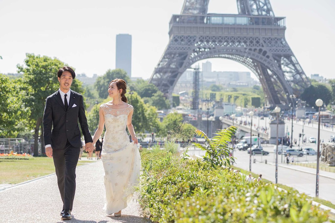 Petite Nao Photographyが撮影した写真のアルバム「パリ、フォトウェディング（エッフェル塔＆ビルアケム橋）」