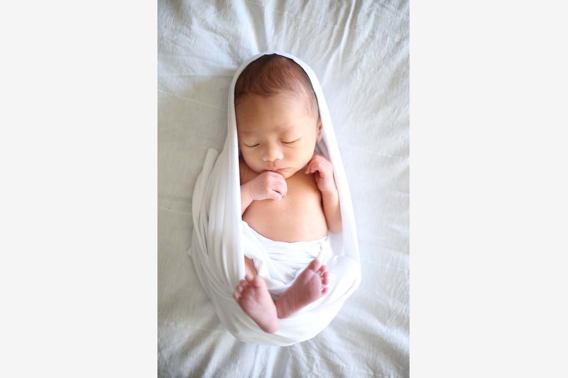 出張撮影HUG TIMEが撮影した「ニューボーンフォト＠ご自宅」の写真