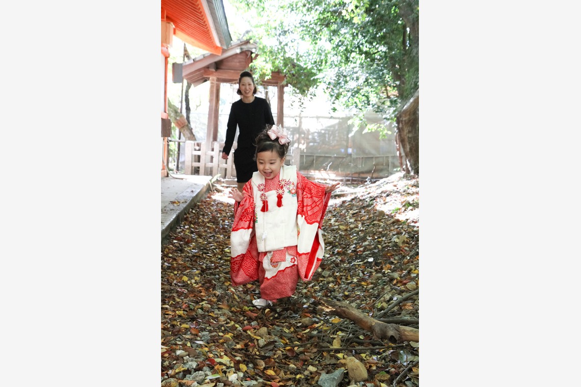 スマイルハンターが出張撮影した家族写真(キッズ,ベビーフォト)などが写った「七五三ロケーション撮影」の家族写真