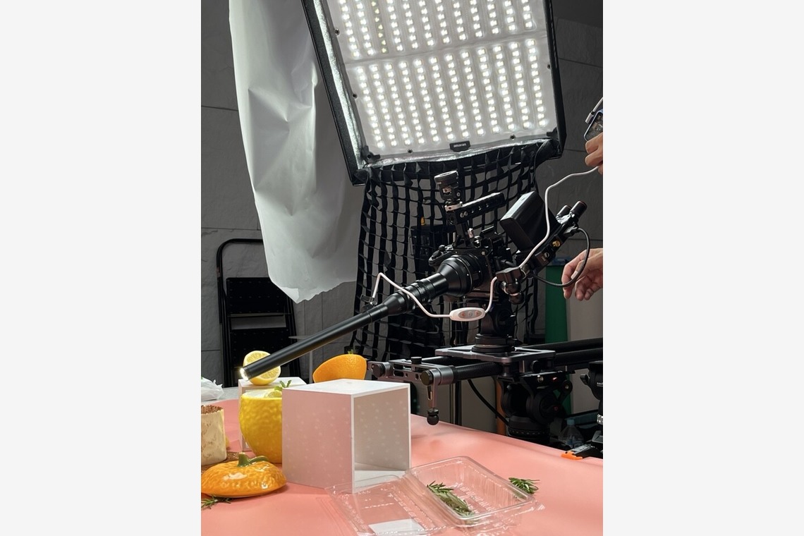 ジョン ソンミンが撮影した「ケーキとフルーツティー」の写真