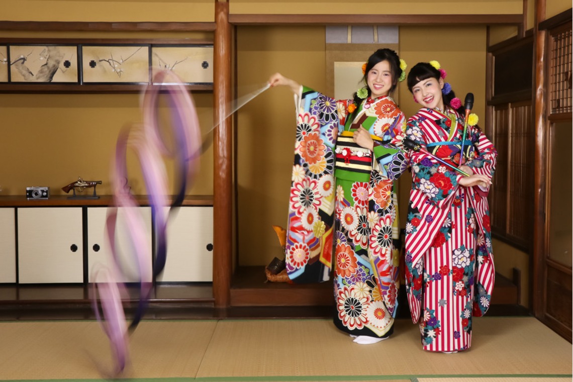 スマイルハンターが出張撮影した家族写真(キッズ,ベビーフォト)などが写った「成人式フォト」の家族写真