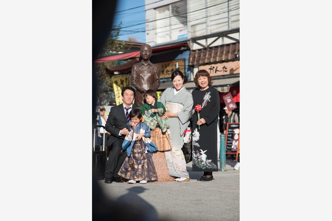 藤原和彦が撮影した「活気あふれる柴又帝釈天」の写真