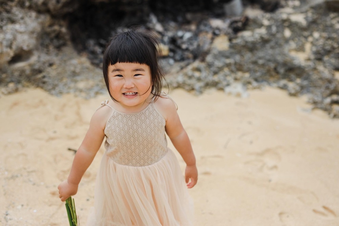 ポートレート沖縄が撮影した写真のアルバム「天真爛漫な女の子３歳の誕生日」