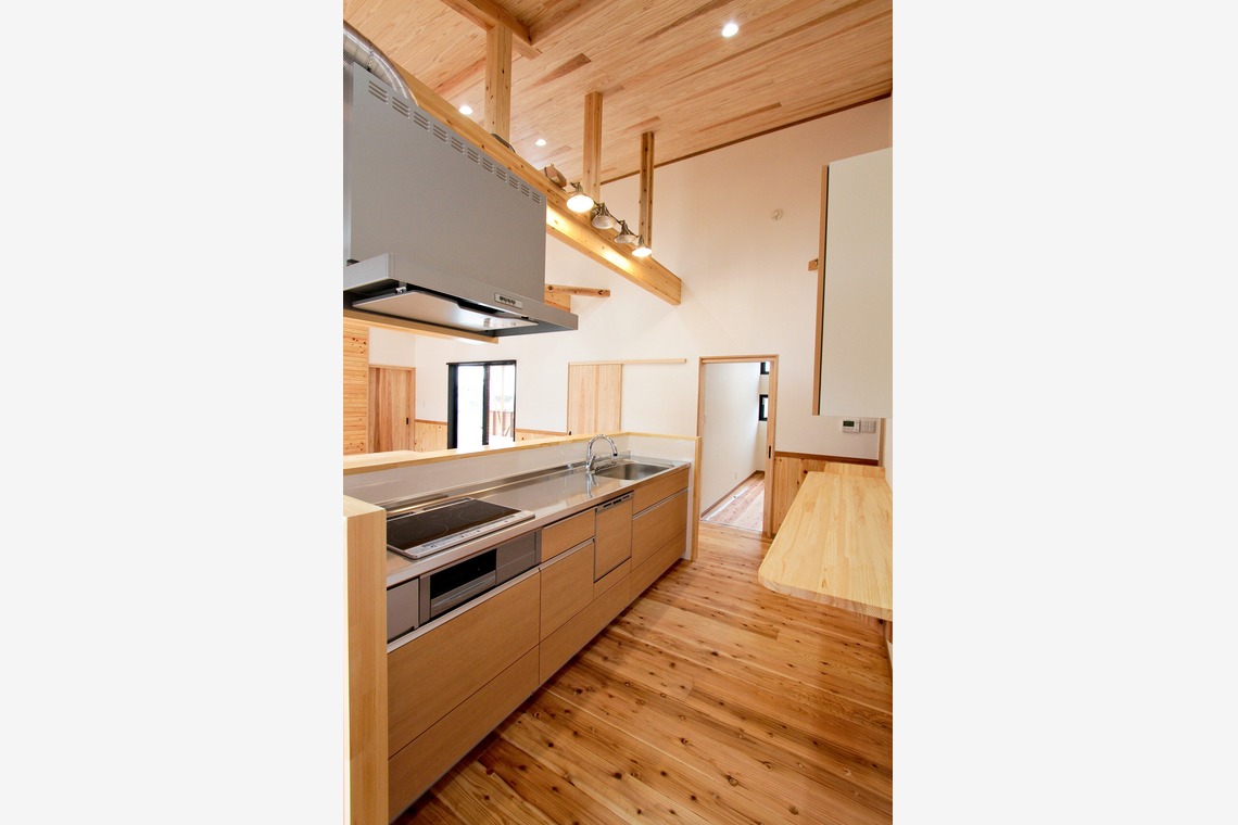 隈元智子が撮影した「家」の写真