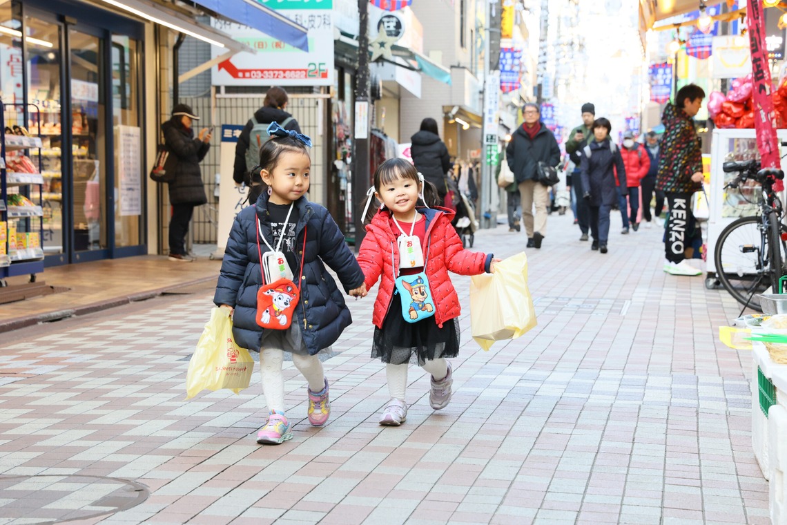 杉安写真事務所が出張撮影した家族写真(キッズ,ベビーフォト)などが写った「ご家族様からご依頼撮影」の家族写真