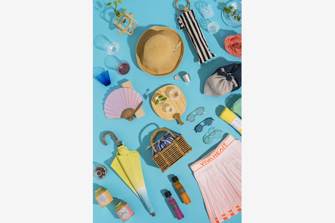 笠井鉄正写真事務所が撮影した写真のアルバム「商業施設館内紙撮影」