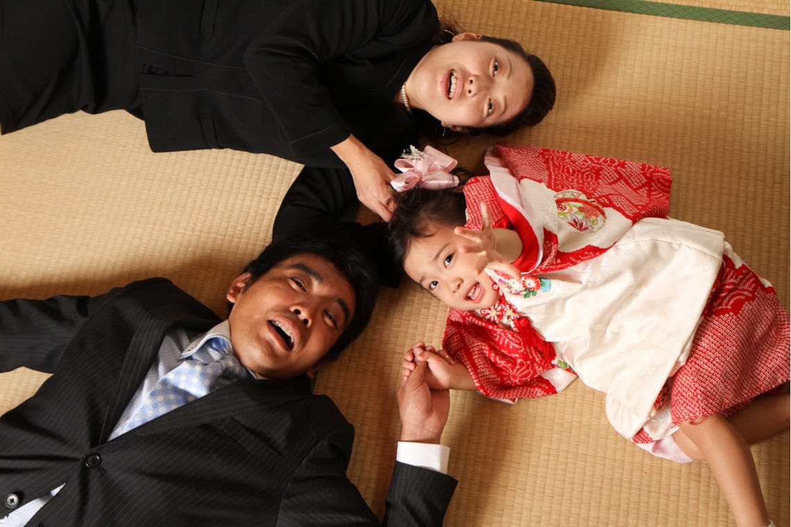 スマイルハンターが出張撮影した家族写真(キッズ,ベビーフォト)などが写った「七五三ロケーション撮影」の家族写真