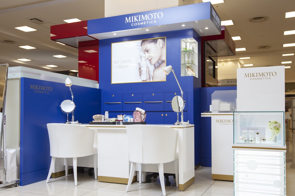 久保寺誠が撮影した「サロン」の写真