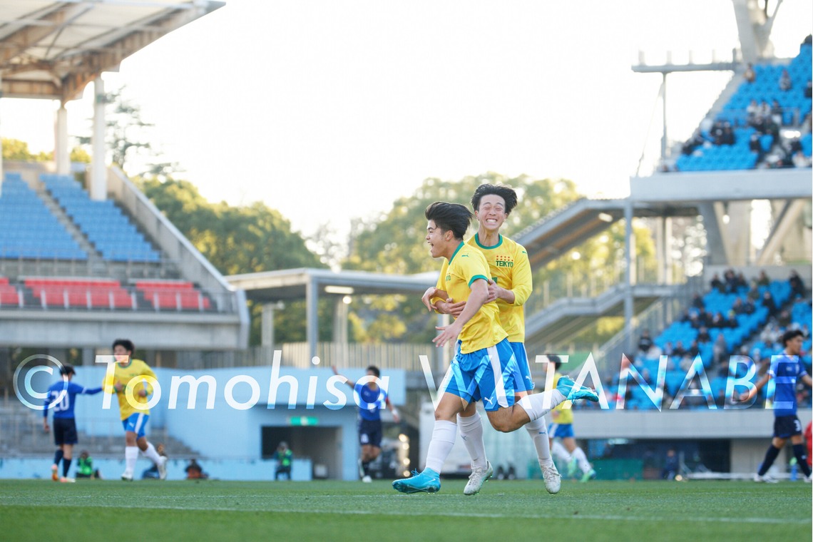 Tomohisa Watanabeが撮影した写真のアルバム「スポーツ　高校サッカー　TEIKYO Canaria Eleven」
