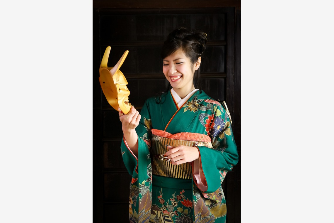 スマイルハンターが出張撮影した家族写真(キッズ,ベビーフォト)などが写った「成人式フォト」の家族写真