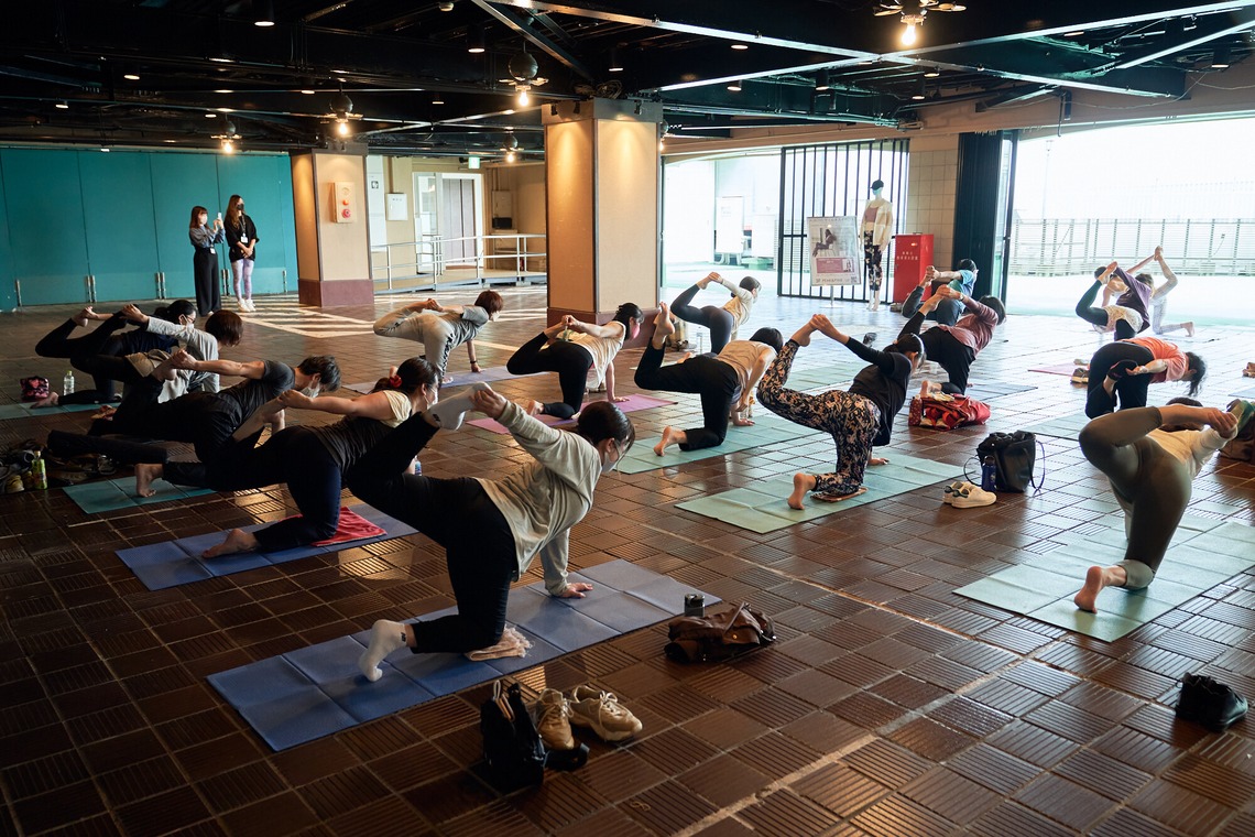 坂元寿行が撮影した写真のアルバム「ヨガイベントの撮影」