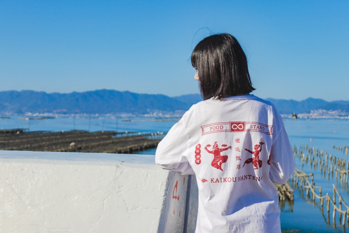 心綴フィルムが撮影した「邂逅飯店オリジナルTシャツ宣材写真」の写真