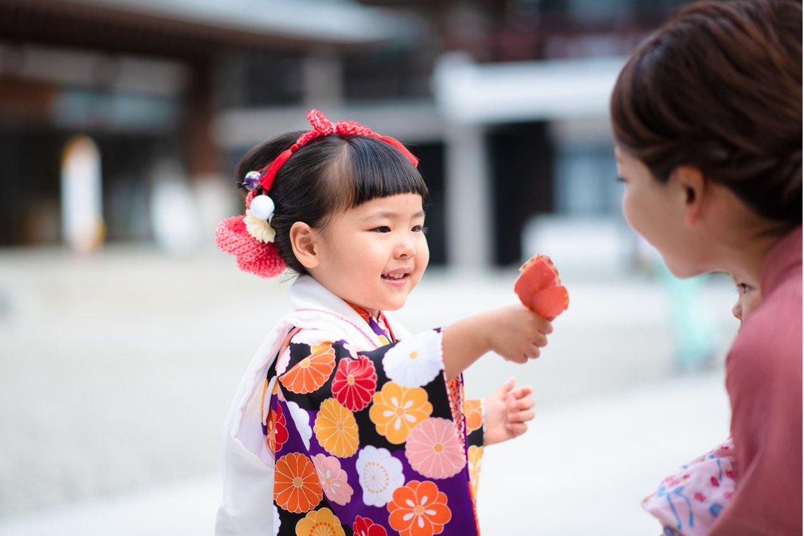 サキヤマ リエが撮影した「3歳女の子・青空の七五三＠寒川神社」の写真