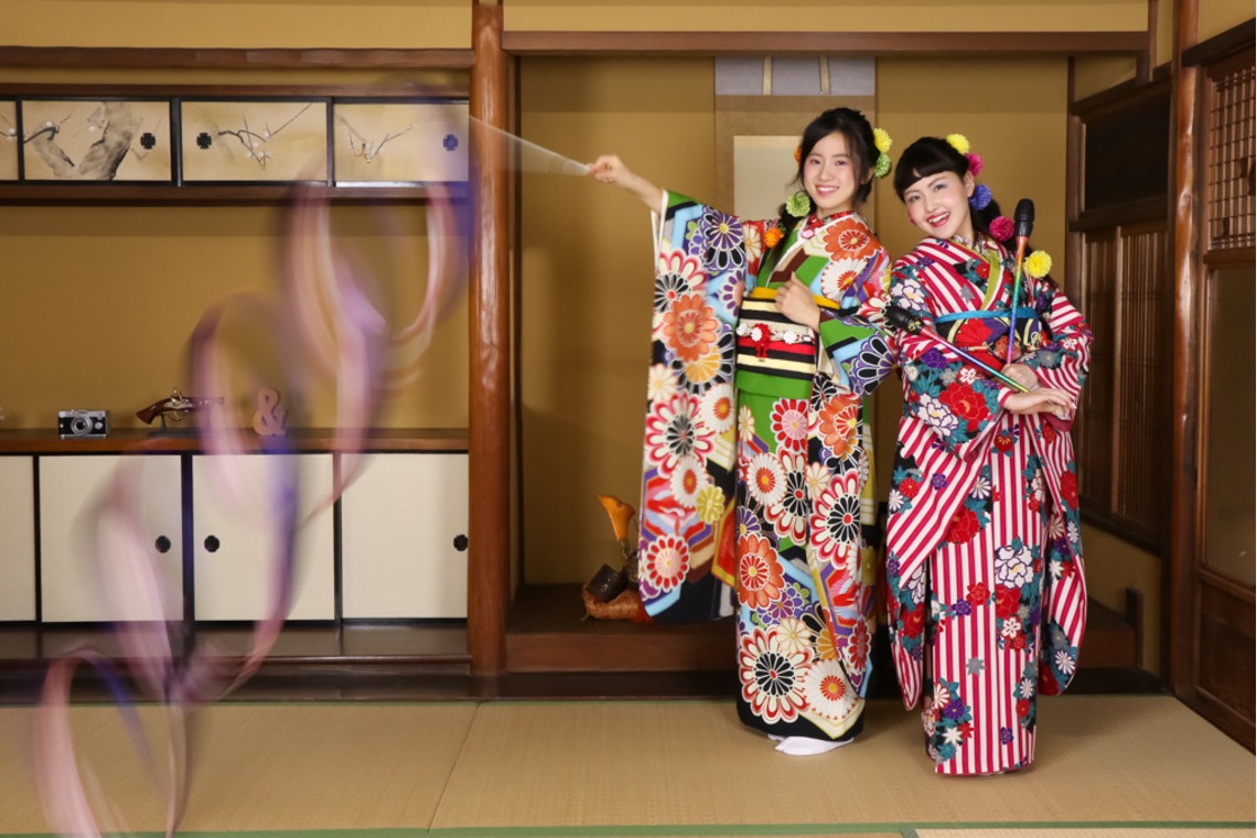 スマイルハンターが出張撮影した家族写真(キッズ,ベビーフォト)などが写った「成人式フォト」の家族写真