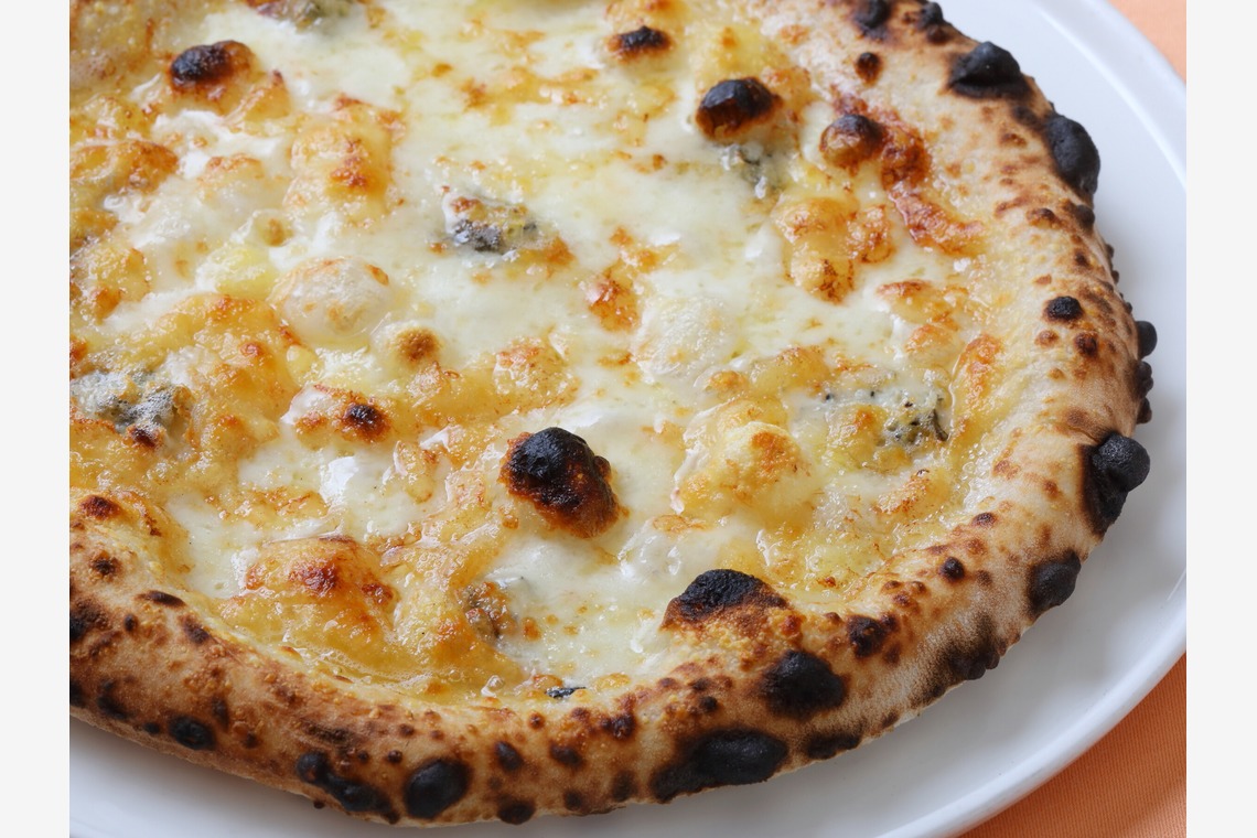 森安　照が撮影した写真のアルバム「ステーキ・シーフード・サラダ」