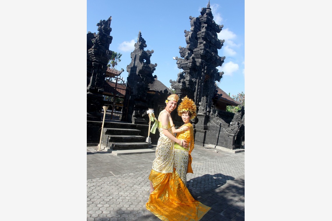 マニス ウェディングが撮影した「バリ衣装・挙式」の写真