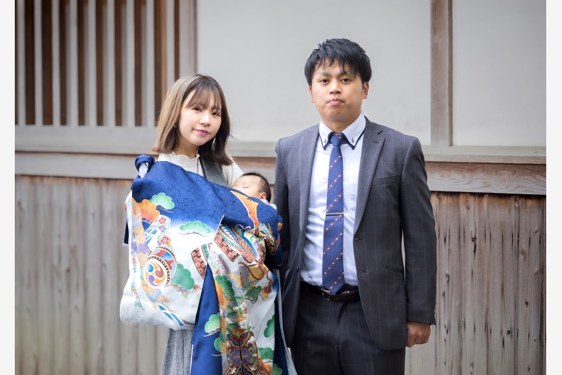 梅田　紫邑が撮影した写真のアルバム「家族でお祝いするお宮参り」