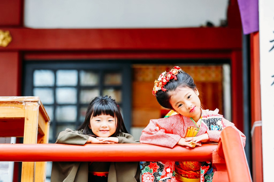 出張撮影HUG TIMEが撮影した「七五三お詣り撮影〜多摩浅間神社〜」の写真