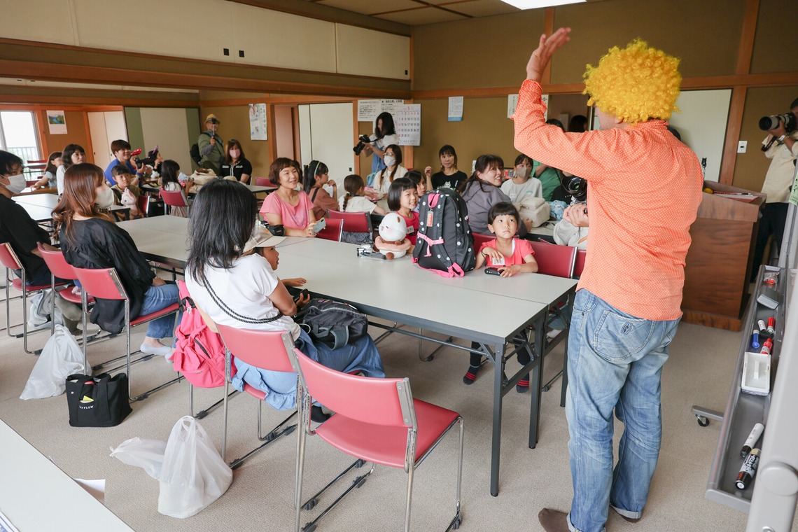 ちずカメラが撮影した「写真家　橘田龍馬さんの子供写真教室の様子」の写真