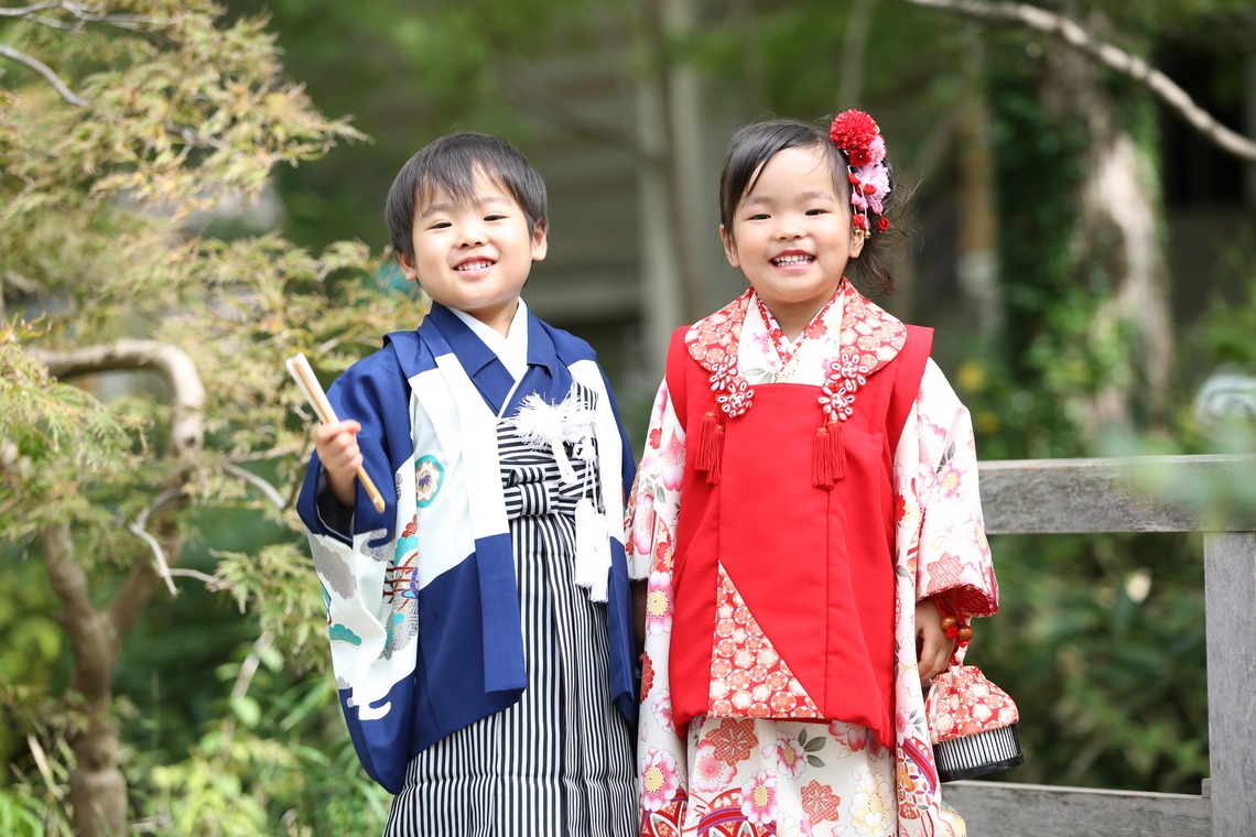 出張撮影HUG TIMEが出張撮影した家族写真(キッズ,ベビーフォト)などが写った「七五三記念撮影＠鎌倉鶴岡八幡宮」の家族写真