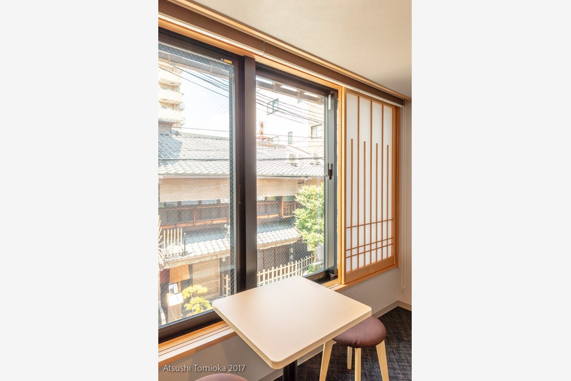 富岡敦が撮影した写真のアルバム「ホテル撮影」